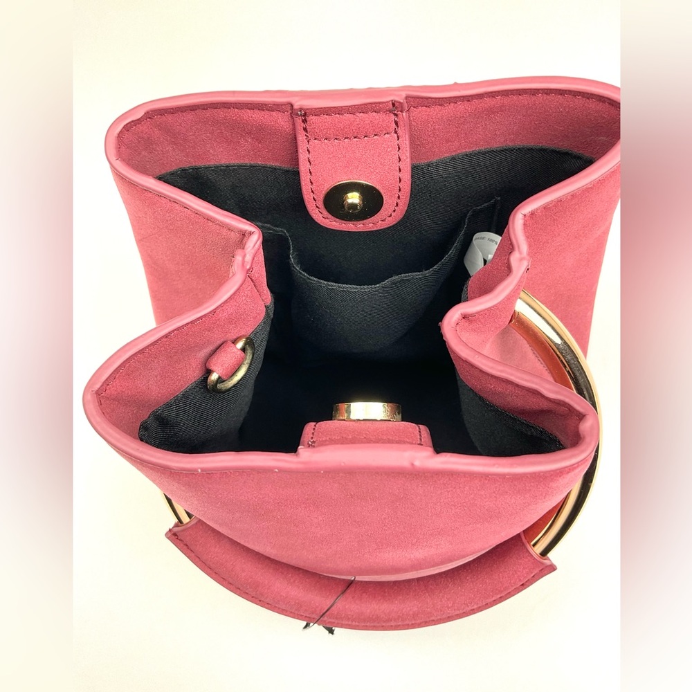 Who What Wear small bucket bag with handle and crossbody chain link strap. - Picture 5 of 10
